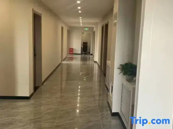 Yunxiangshe Holiday Hotel (Jiutai Railway Station)
