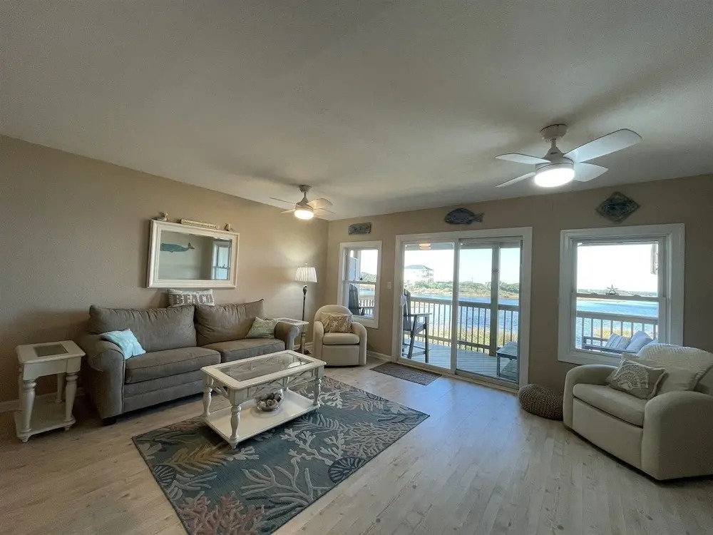 Sw 3 Finns Up 1 Bedroom Condo by RedAwning