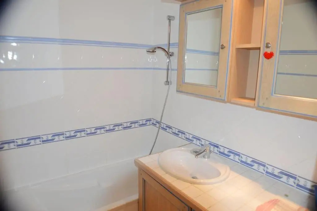 Bel appartement pour 6 personnes dans résidence avec piscine 500 m plage