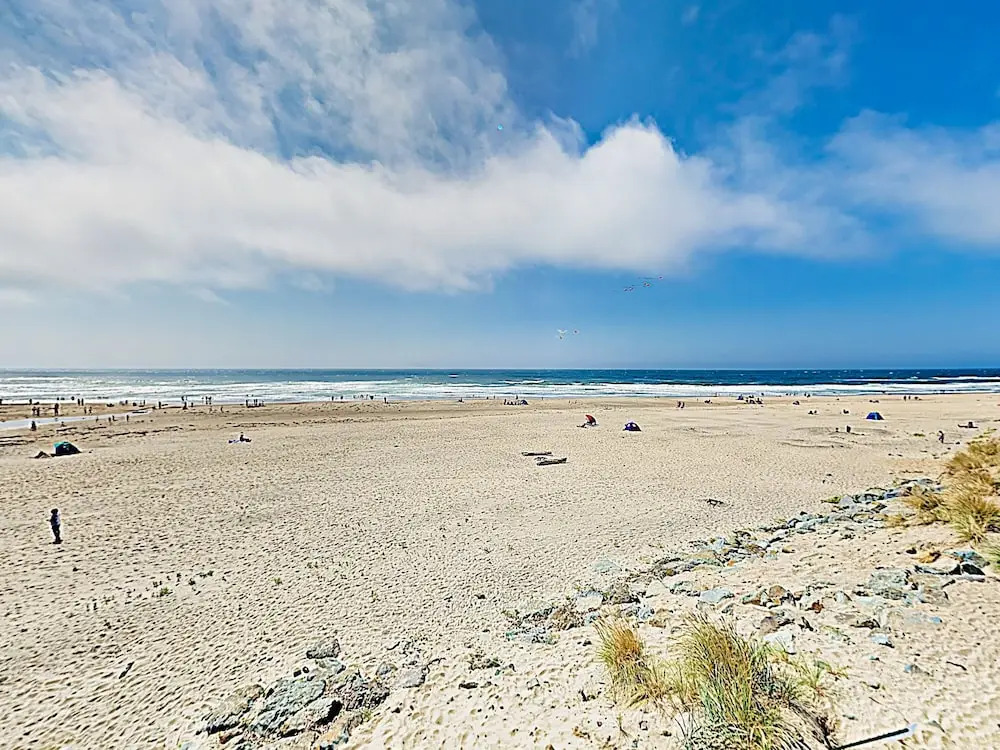 145 Rockaway Beach - 1 Br Condo