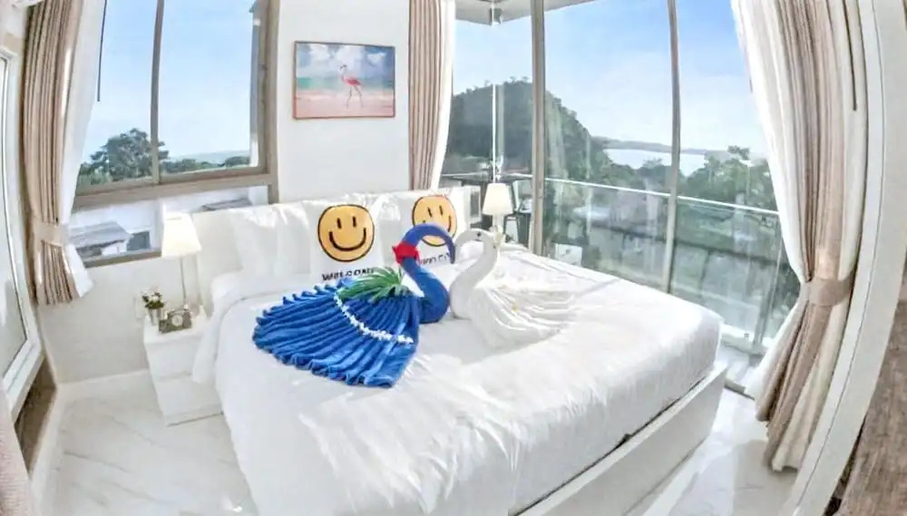 Rocco 513 - Corner 1 Bedroom Serviced Apartment With Seaview