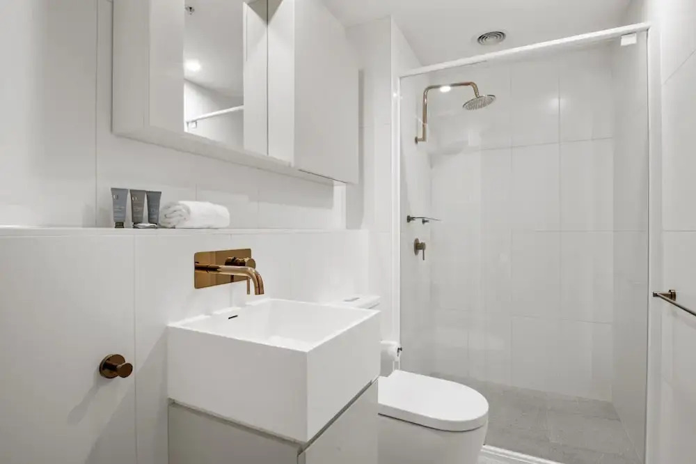 Bright 2-bed Apartment in Fitzroy's Heart