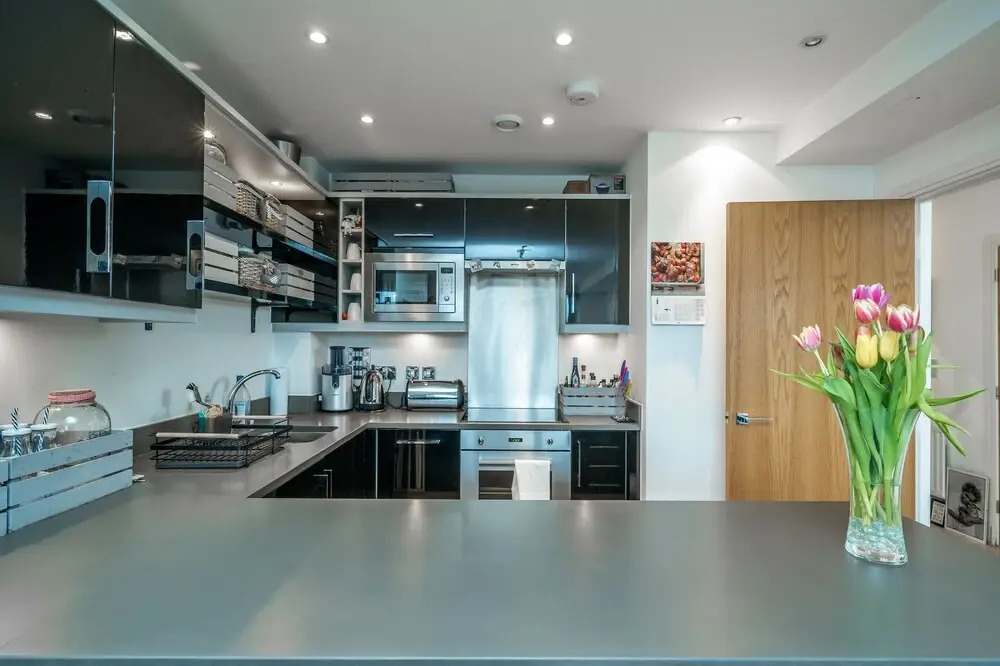 JOIVY Gorgeous 2-Bed Flat W/ Desk In Wandsworth