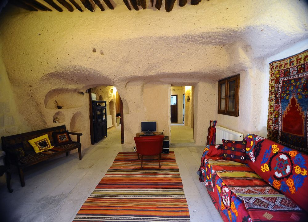 Takaev Cave House
