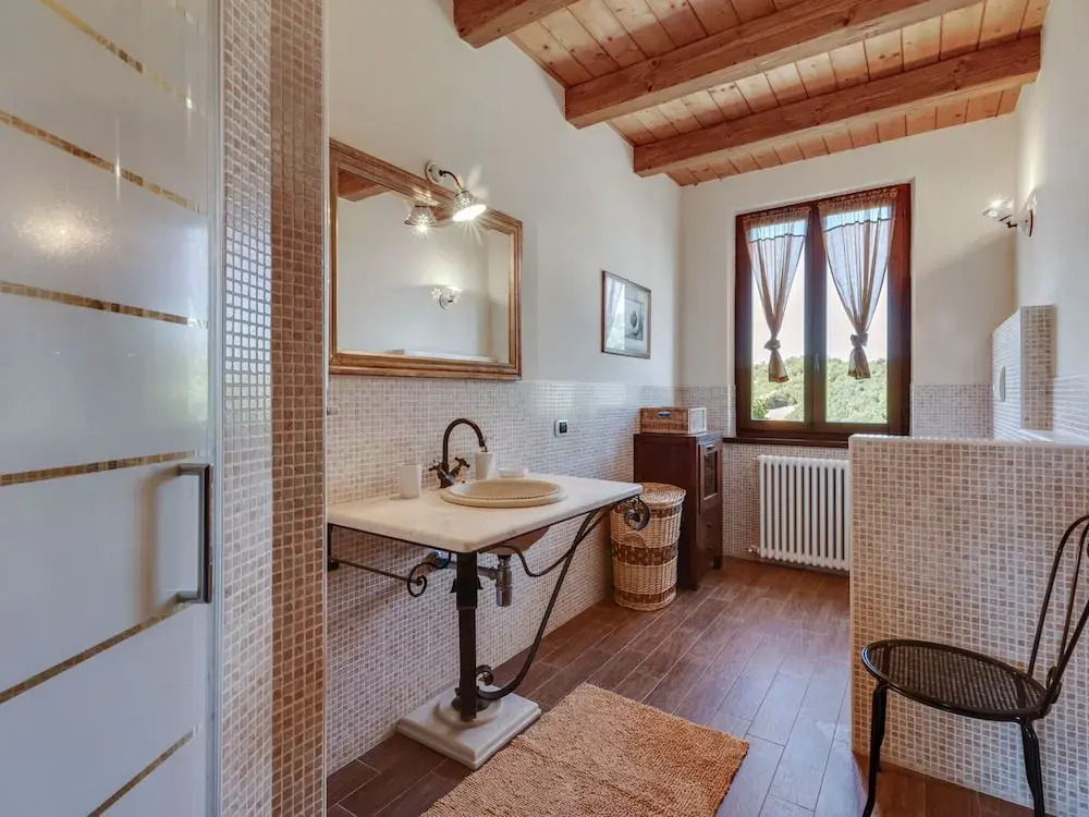 Villa in Piandimeleto with Pool & Sauna