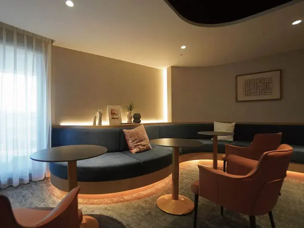 Roaders Plus Hotel - Taipei Station