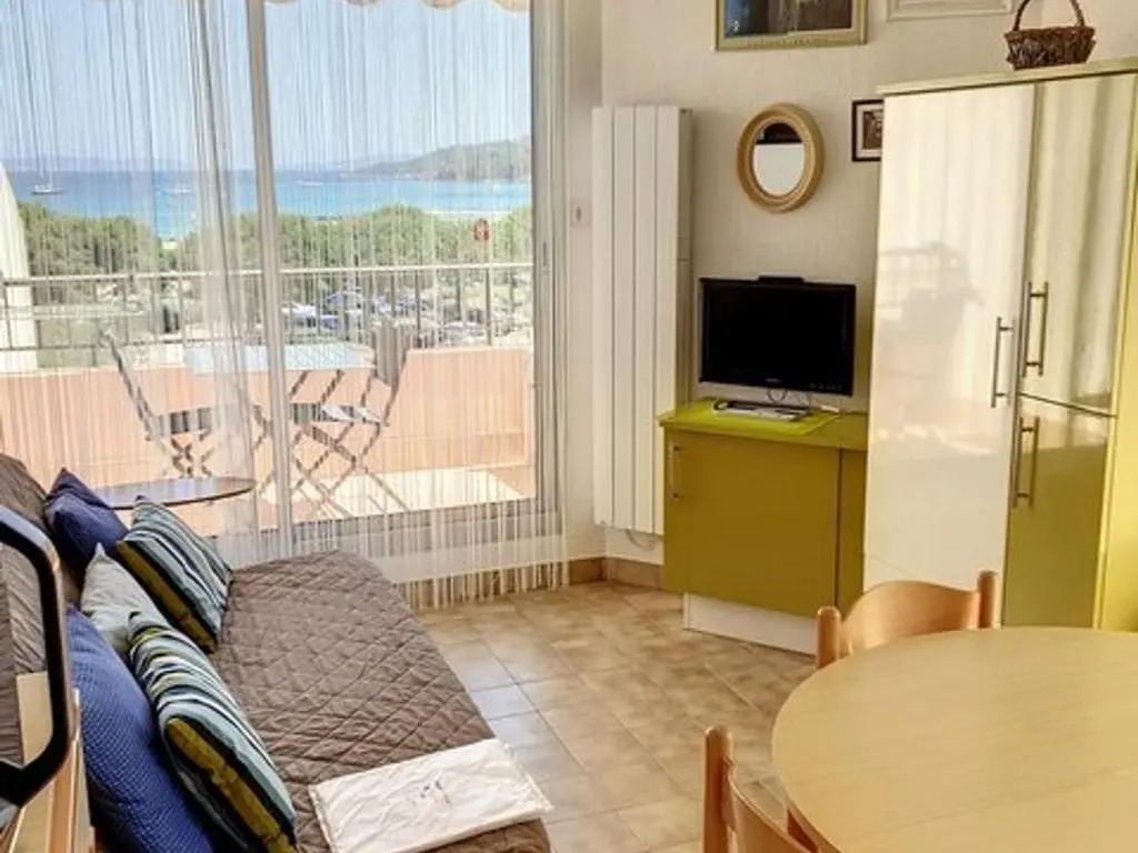 Appartement Bormes-les-Mimosas, 2 pièces, 2 personnes - FR-1-610-38