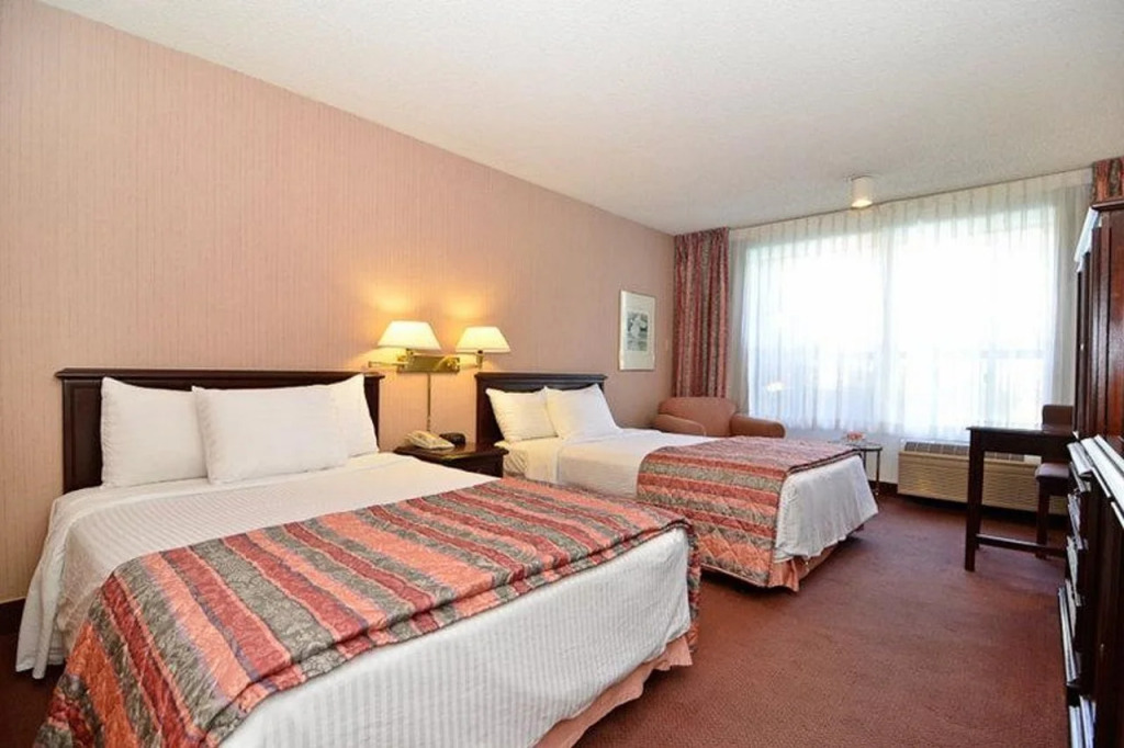 Days Inn & Suites by Wyndham Mountain View