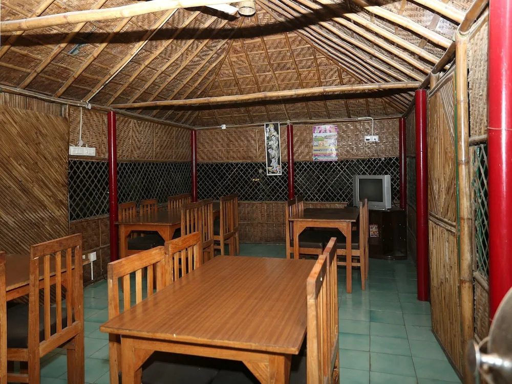 OYO 5156 Home Stay Silver Tree Inn