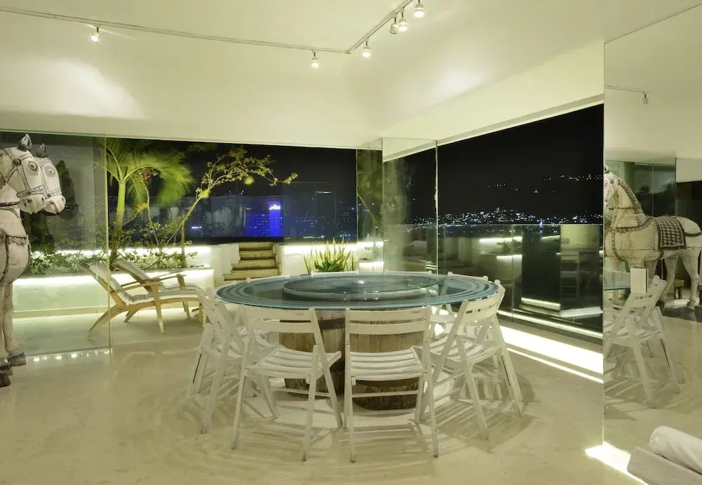 Luxurious Oceanfront Penthouse with Private Pool