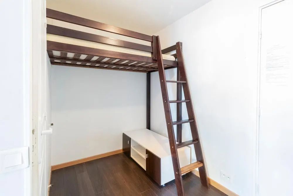 Cute beachfront apartment in the district of Salis, Antibes