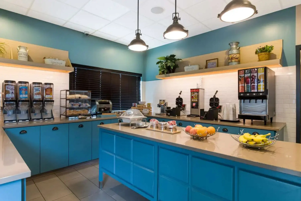 Country Inn & Suites by Radisson, Wichita East, KS