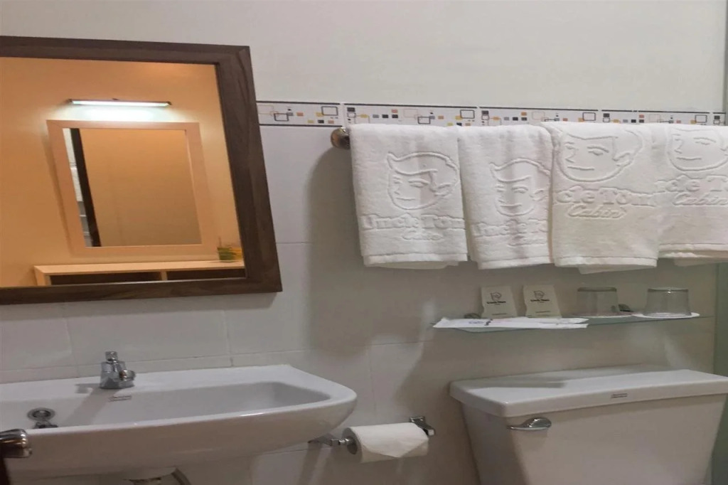 Uncle Toms Cabin Hotel