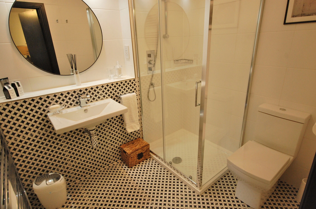 Highwood House - Luxury Cottage, Hot Tub, Sea Views