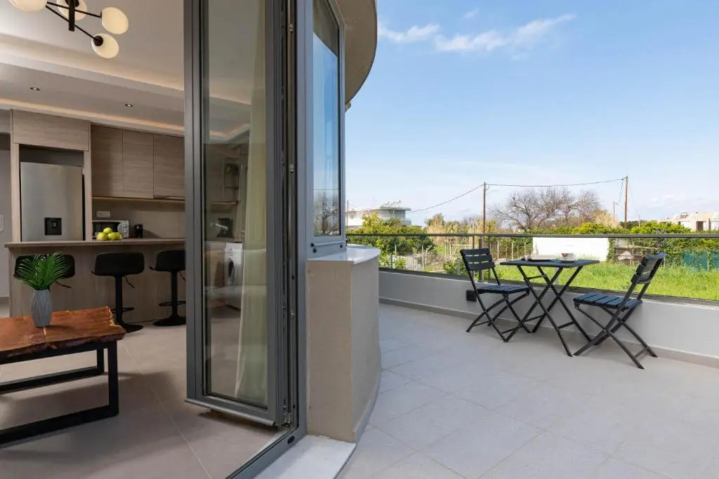 Tsatos Luxury Residence