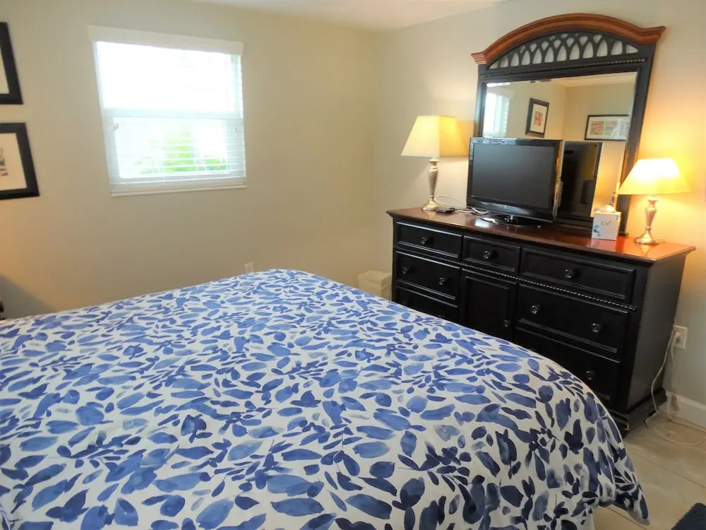 Aloha Kai Unit 54 2 Bedrooms 1 Bathroom Apts