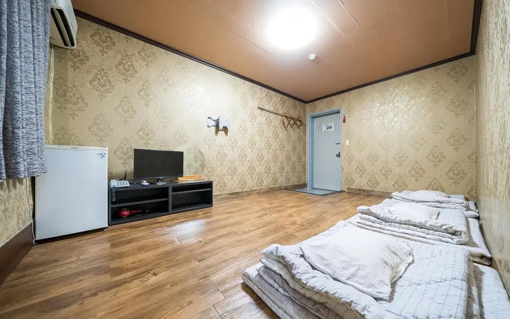 Yeongwol Cheongryeong Motel