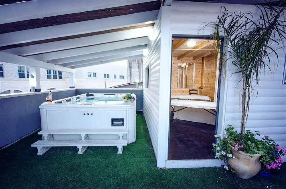 Atara Lodge