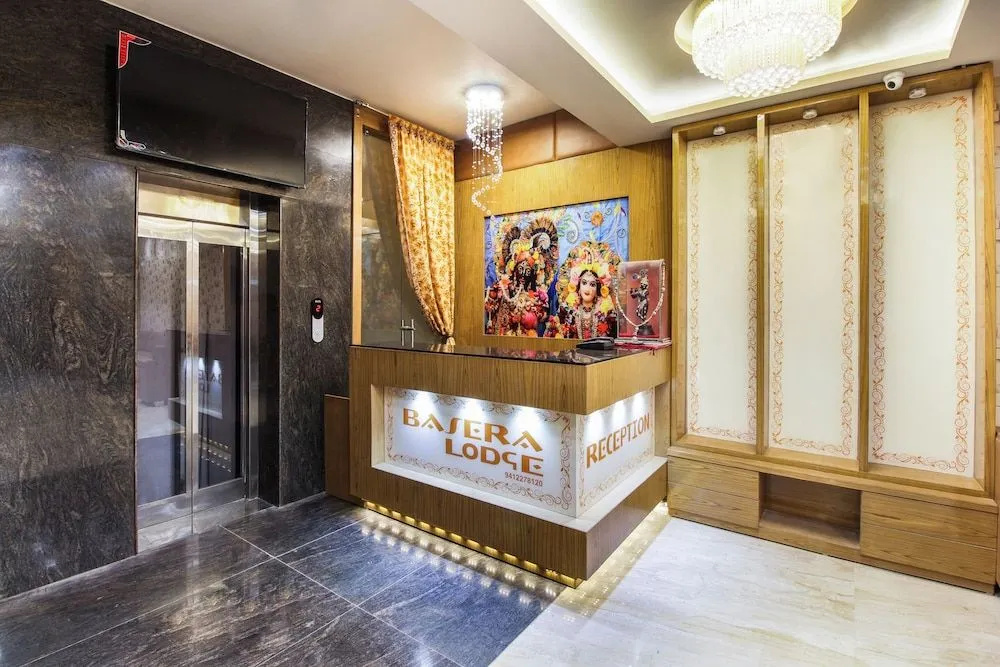 Capital O 44932 Hotel Basera
