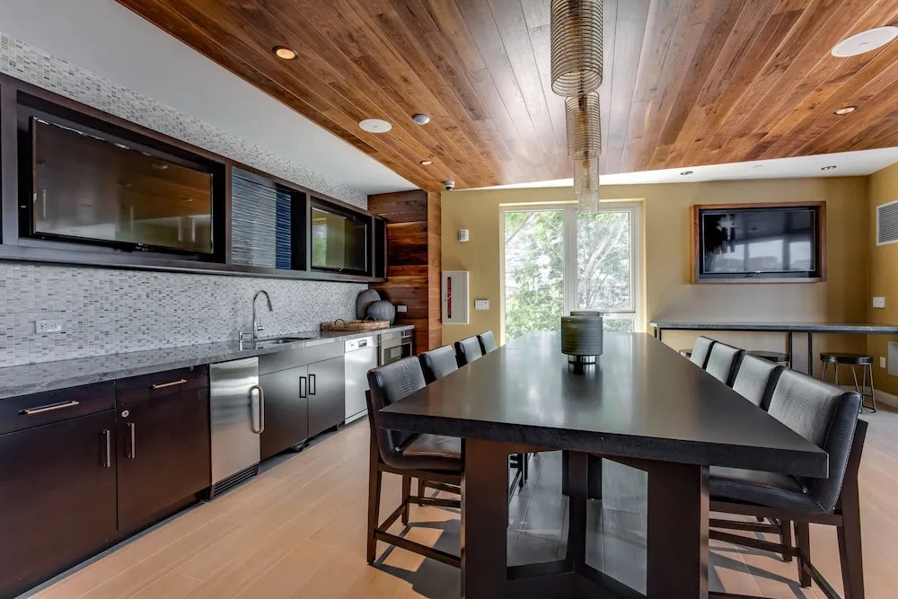 Global Luxury Suites at Longwood Medical Area