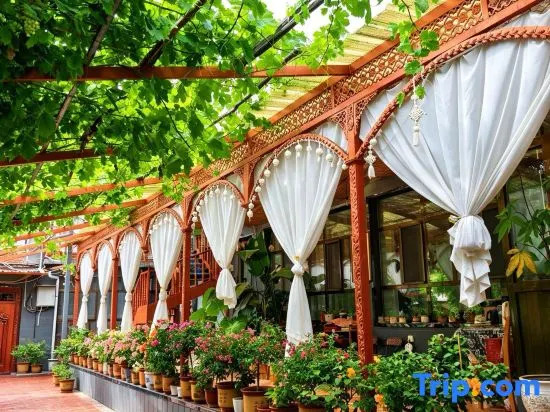 Plow-and-Read Homestay