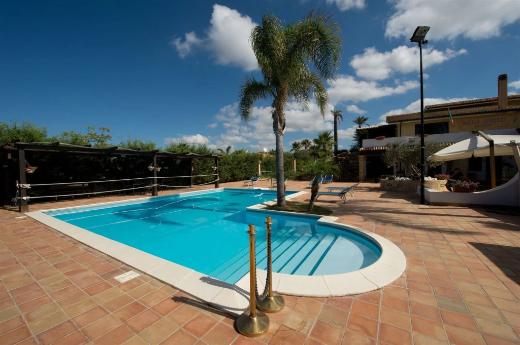 Villa Carlo Resort