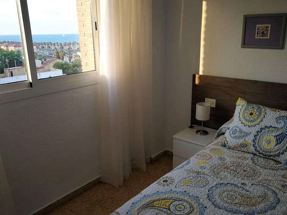 Apartamento con vista al mar en playa Malvarrosa