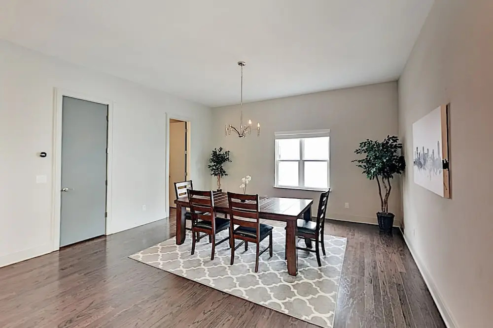 11th1008 3 Bedroom Townhouse
