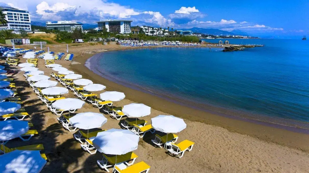EOS Beach Resort