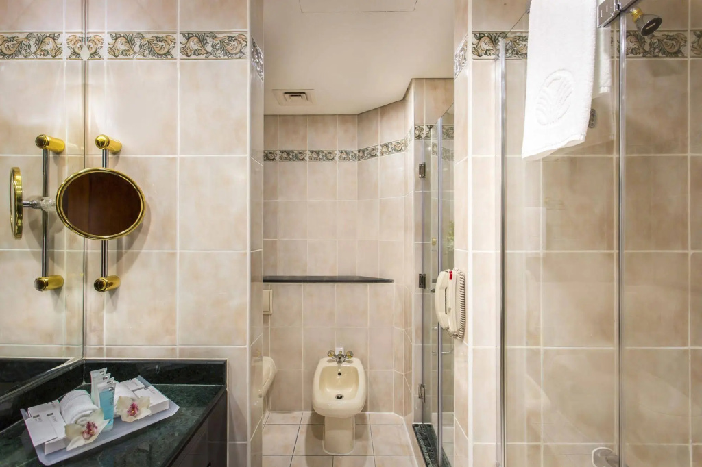 Mövenpick Grand Al Bustan
