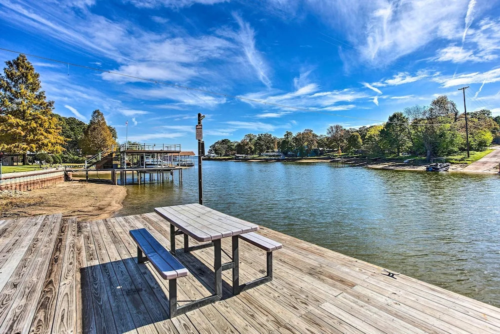 Walk to Cedar Creek Reservoir: Home w/ Fire Pit