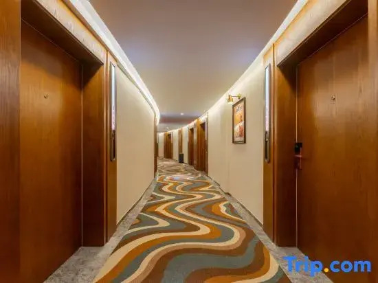 Zhefei Hotel (Qingdao Jinsha Beach Jialing West Road Metro Station Branch)