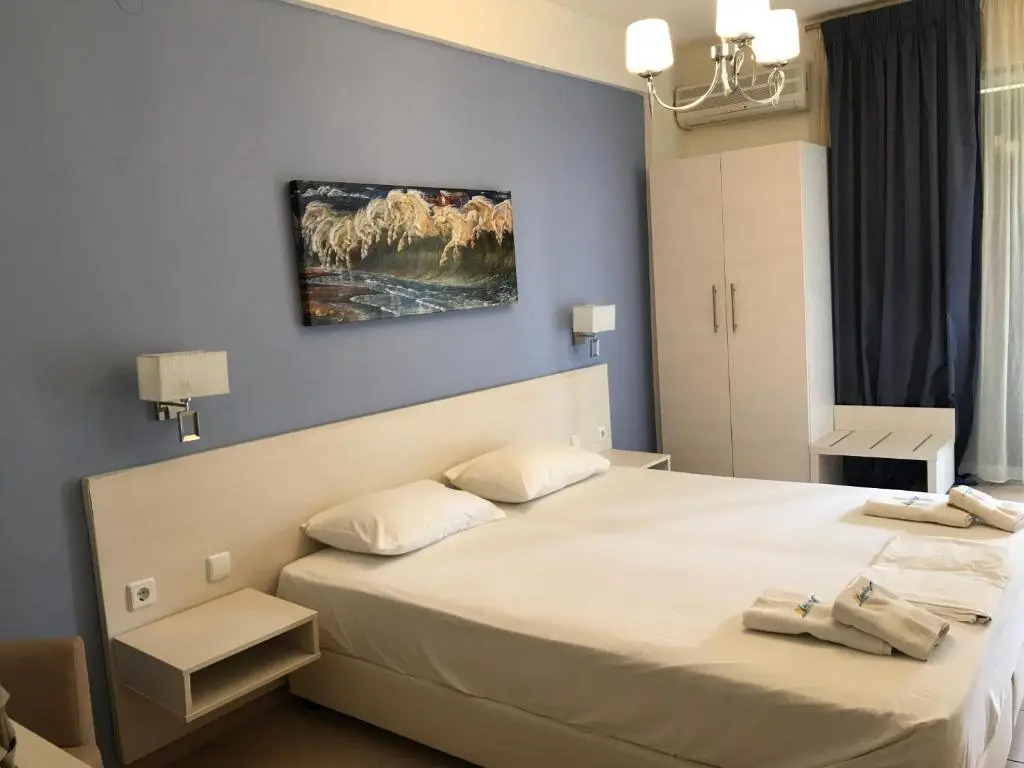 Leonidas Apartments and suites