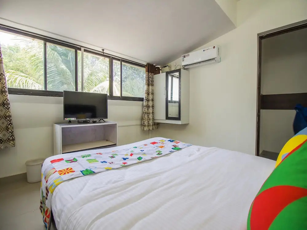 OYO 13014 Home Scenic View Studio Dona Paula Beach