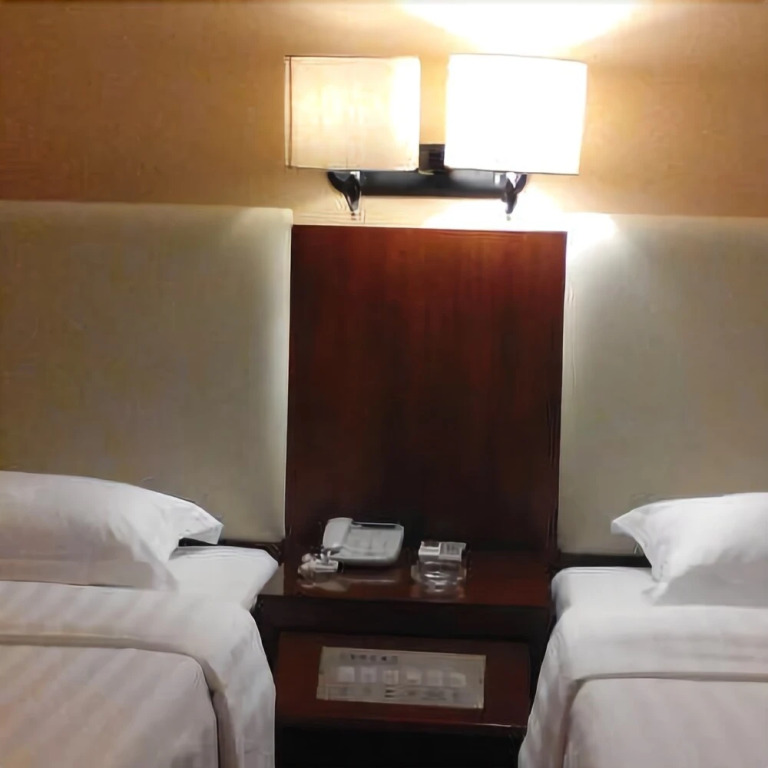 Yangjiang Tianbao Business Hotel