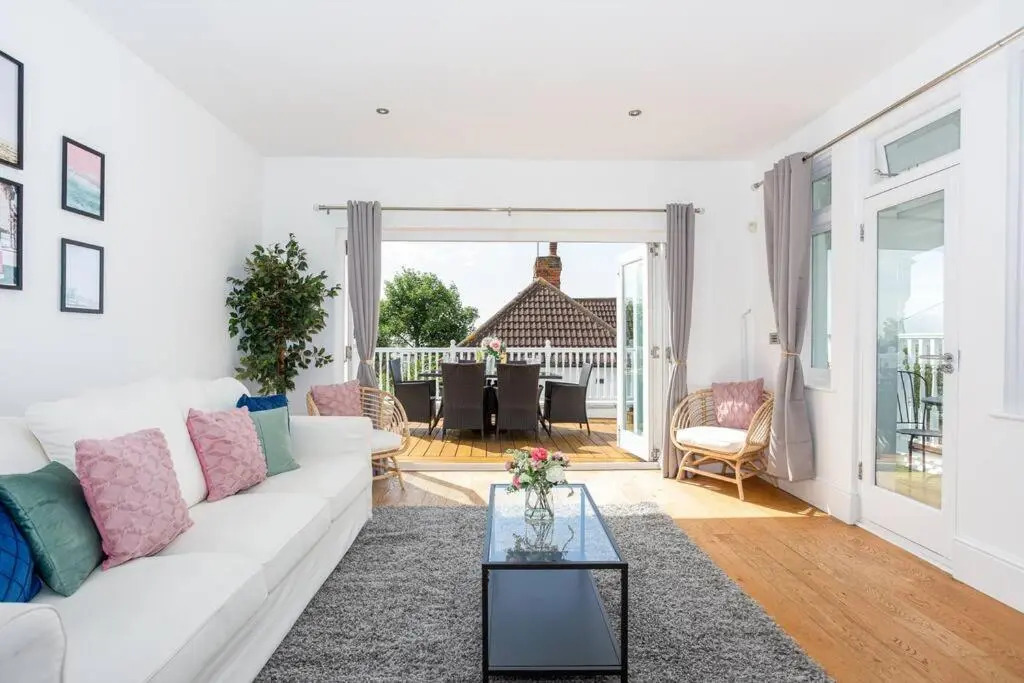 Estuary View by Sorted Stay