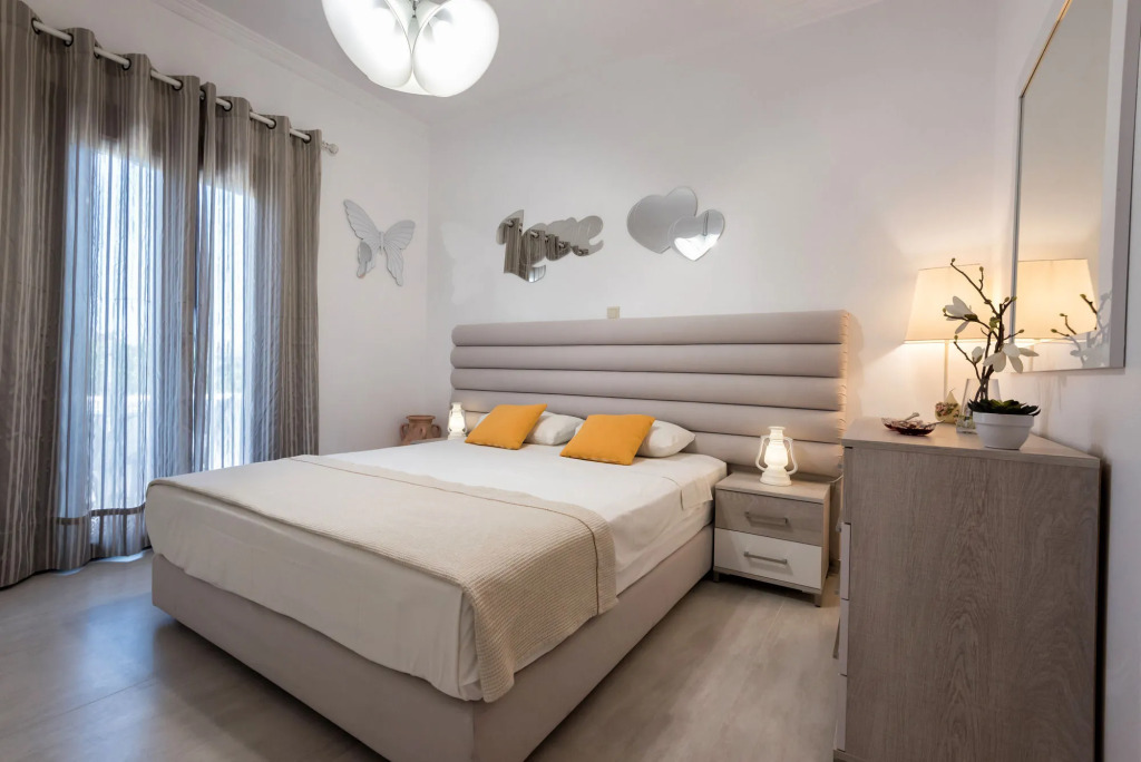 Panos Luxury Studios