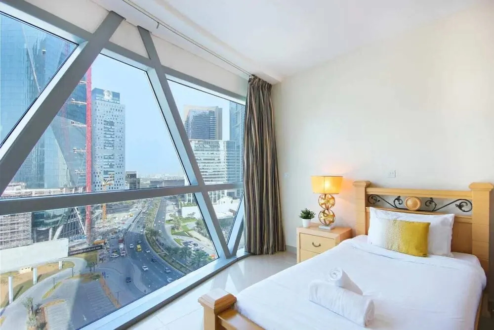 Spacious Apartment in the Classic Park Towers