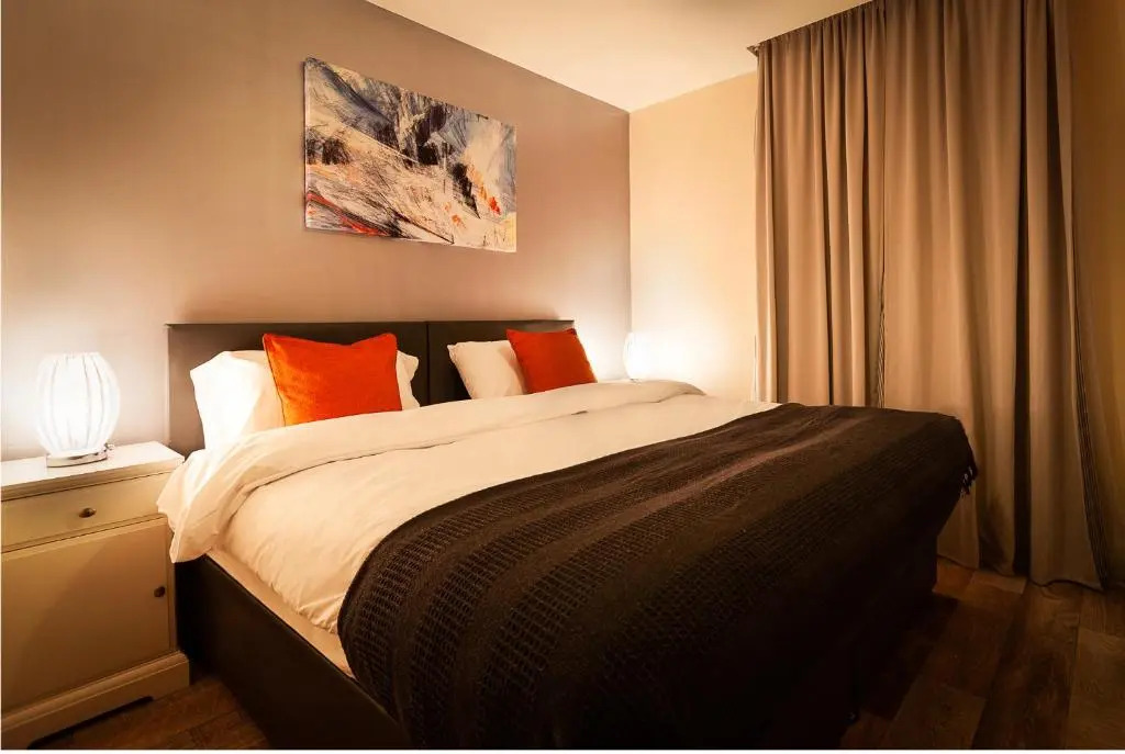 2 Bedroom 2 Bathroom Apartment in Central Milton Keynes with Free Parking and Smart TV - Contractors, Relocation, Business Travellers