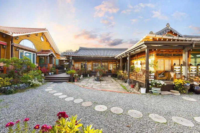 Sinragoon Hanok Pension