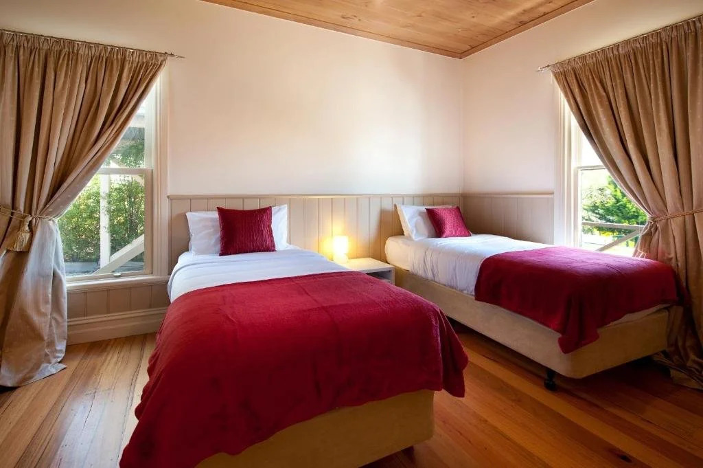 Ravenswood- elegance and old world charm