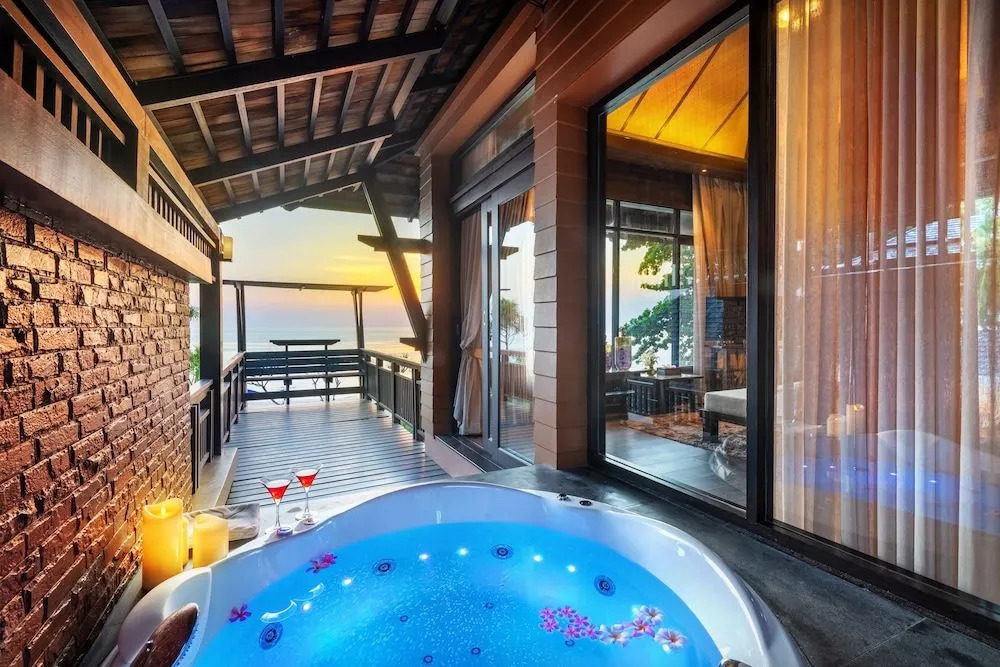 Nirvana Beach Resort, Koh Lanta SHA Extra Plus