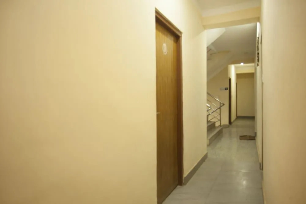 SPOT ON 464 Hotel Pahuna Ghar