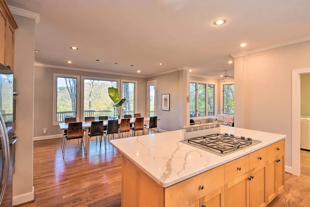 Luxe Big Canoe Resort Home w/ 3 Decks & Mtn Views!