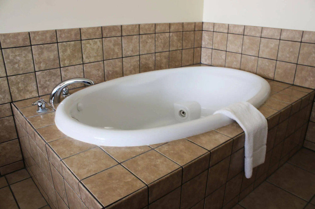The Edgewood Hotel and Suites