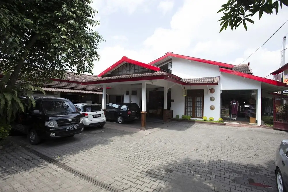 RedDoorz near Terminal Condong Catur 2
