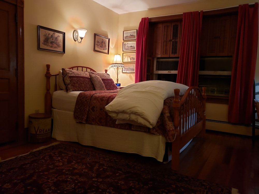 Harvest Moon Bed & Breakfast