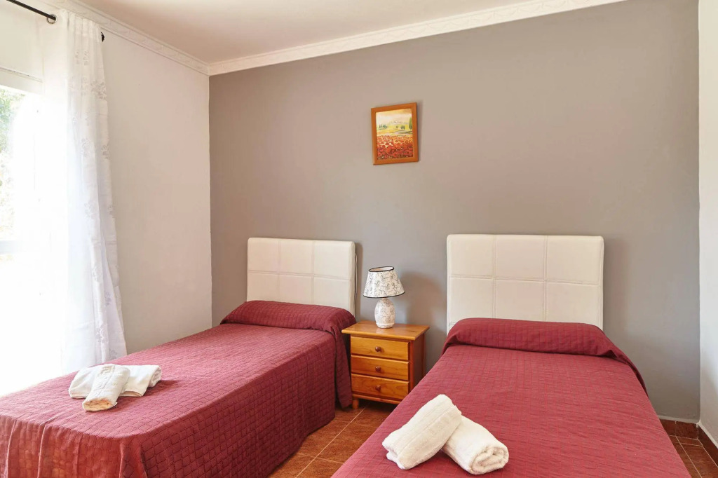 Villa by Playa den Bossa & Ibiza town 7min, BBQ