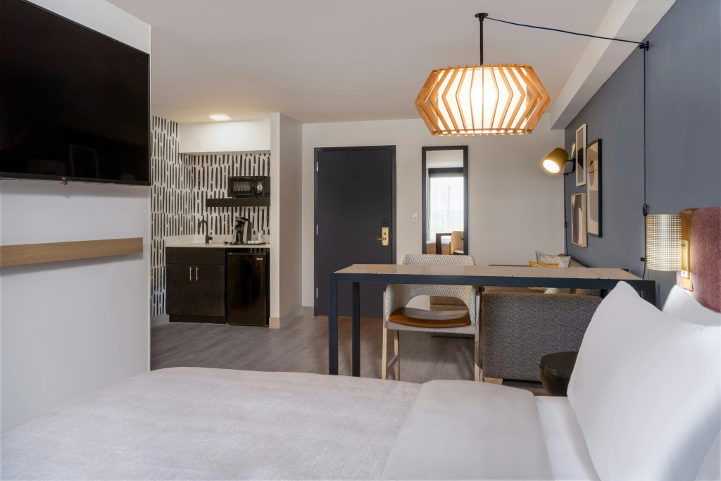 Atwell Suites Austin Airport by IHG