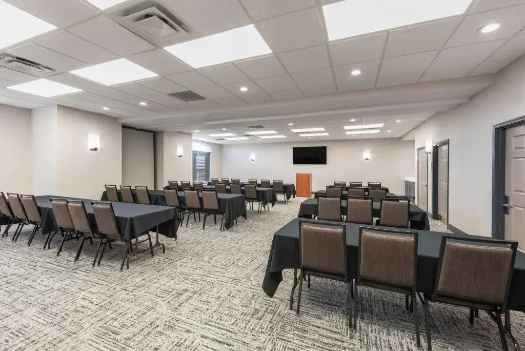 Country Inn & Suites by Radisson, Findlay, OH